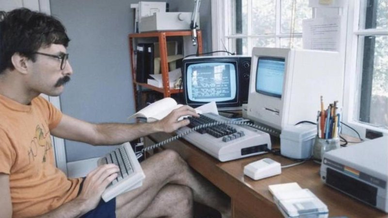 Revisit The Year 1984 With 25 Totally Nostalgic Moments Two images from 1984.