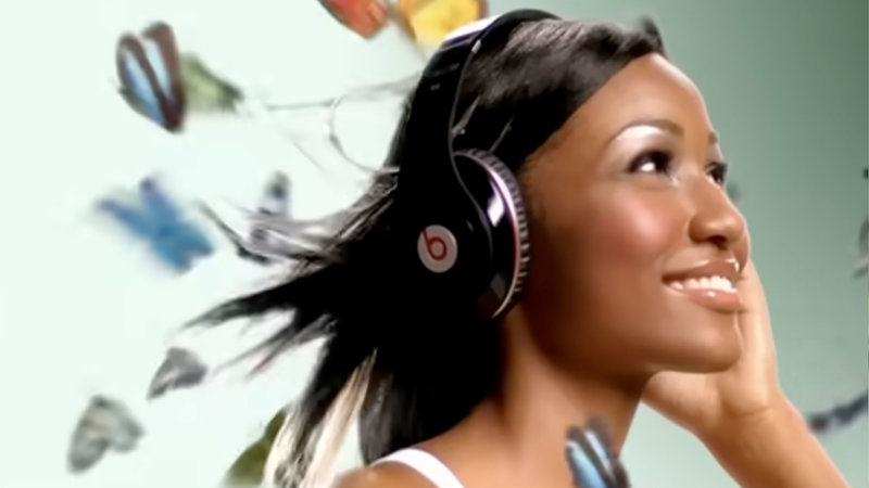 Kelci Ferguson from the Vistoso Bosses in the Girl With Headphones meme from the Delirious music video.