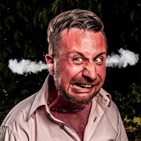 Mad, Red and Nude Online