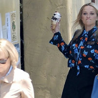 Reese Witherspoon Throwing Ice Cream