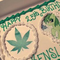 Moana / Marijuana Cake Moana / Marijuana Cake
