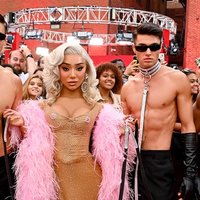 Nikita Dragun VMAs Leashes