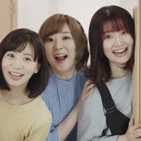 Ah! Guilty Gear! Guilty Gear commercial excited Japanese women standing at a doorway