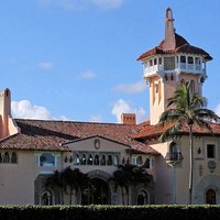 An image of donald trump's florida resort Mar-a-Lago, which was raided by the FBI in august 2022.