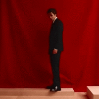 Robert Pattinson Modeling viral video and meme.