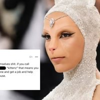 Doja Cat Hating Fans tweet example.