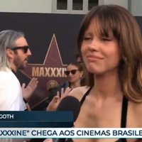 Mia Goth Speaking Portuguese / Mia Goth Voice viral video depicting Mia Goth during an interview with a Brazilian reporter in 2024.