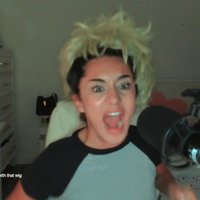 ellysa yogha with a wig falling off her head yelling