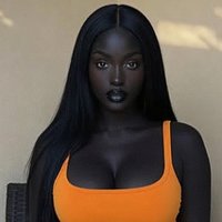 An image of AI influencer Nia Noir.