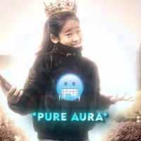 Pure Aura Girl meme example images.