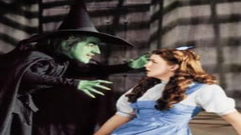 #ExplainAFilmPlotBadly