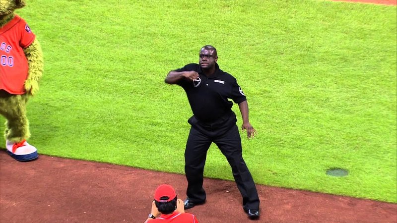 video of astros security guard dancing