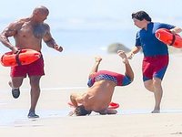 Zac Efron's Baywatch Faceplant