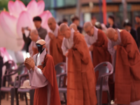 Robot Monk image example.