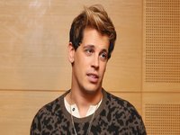 Milo Yiannopoulos Detained By ICE