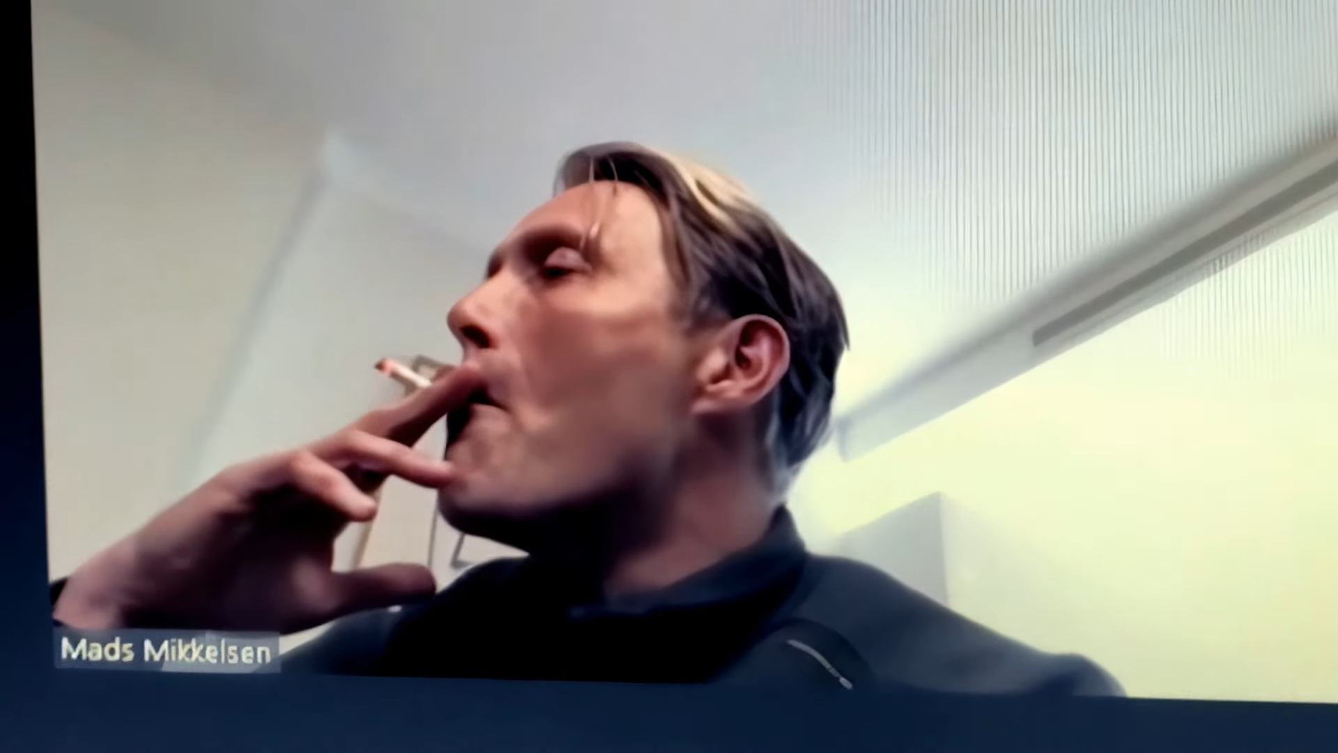 Mads Mikkelsen Smoking