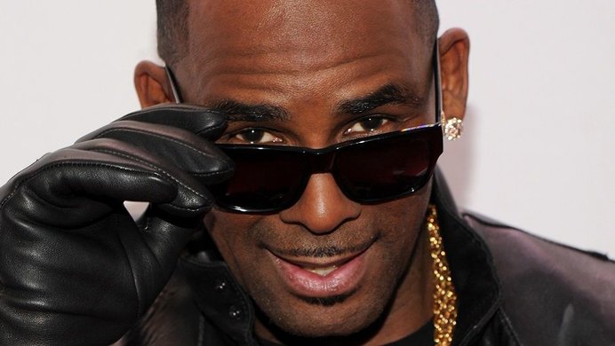 R.-kelly-running-sexually-abusive-cult-of-young-women-parents-complain-to-police