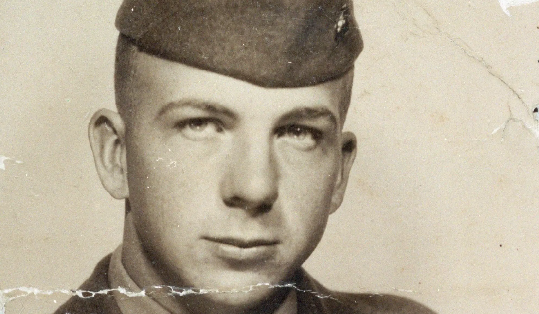 Twitter Troll Gets Republicans To Salute Lee Harvey Oswald For His Service