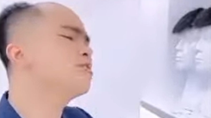 Your Weekend Has Been Blessed By The Bald Chinese Guy Putting On His Hair