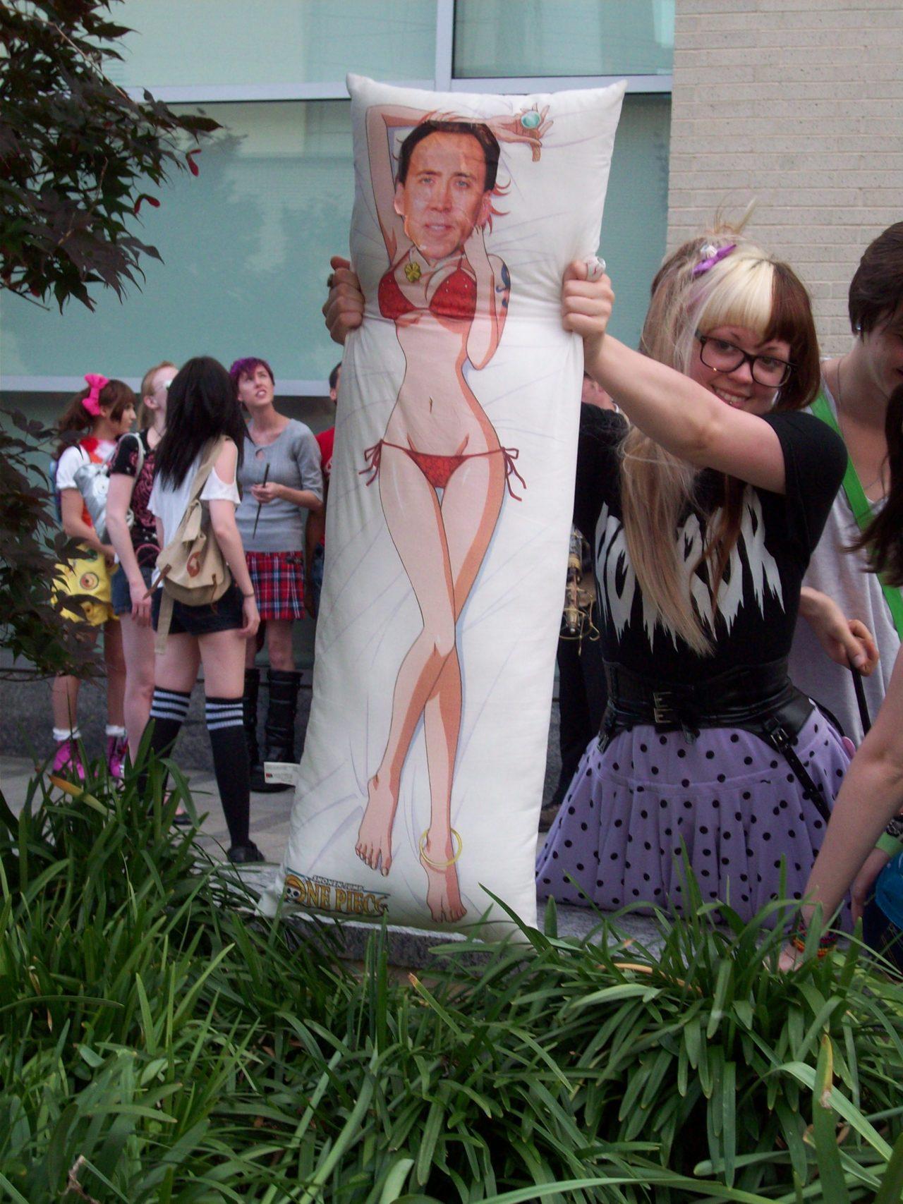 nicolas cage dakimakura