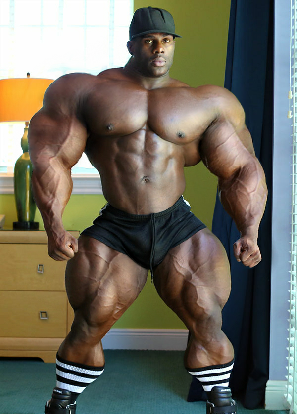 Bodybuilderin Mosen Schwarz Onanieren