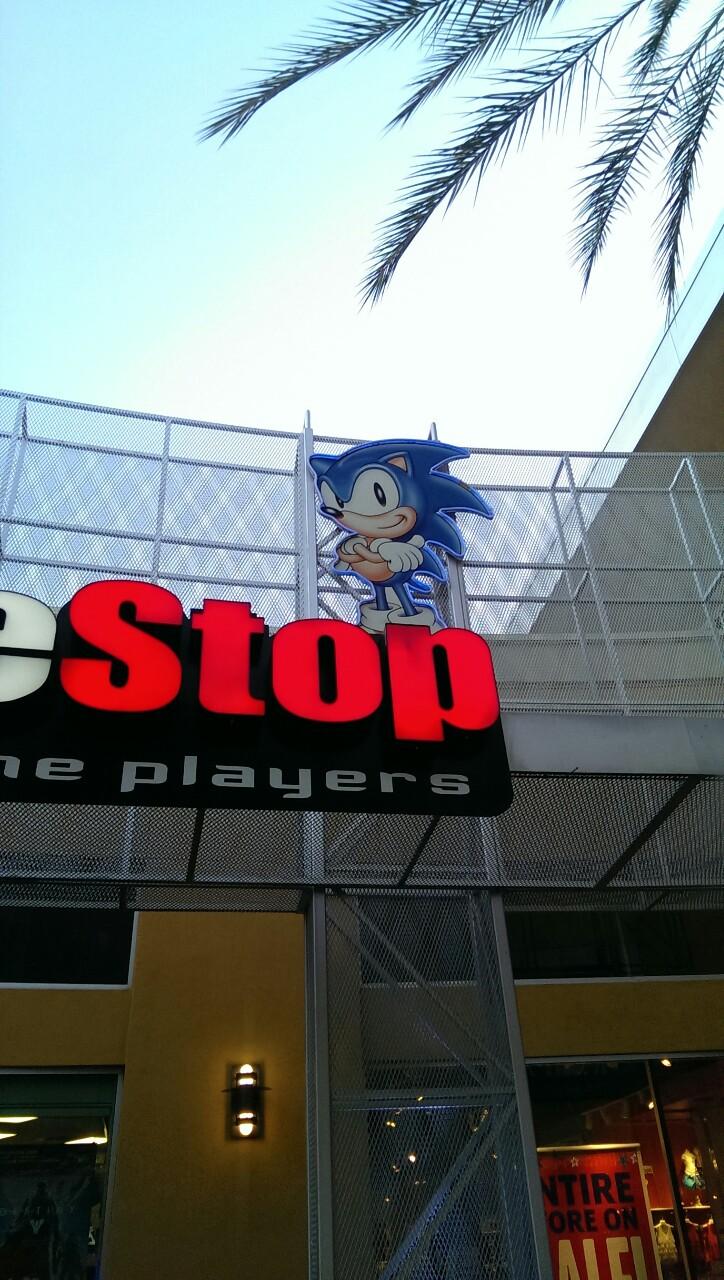 Am I the only one who sees the irony? Juxtaposition Know Your Meme