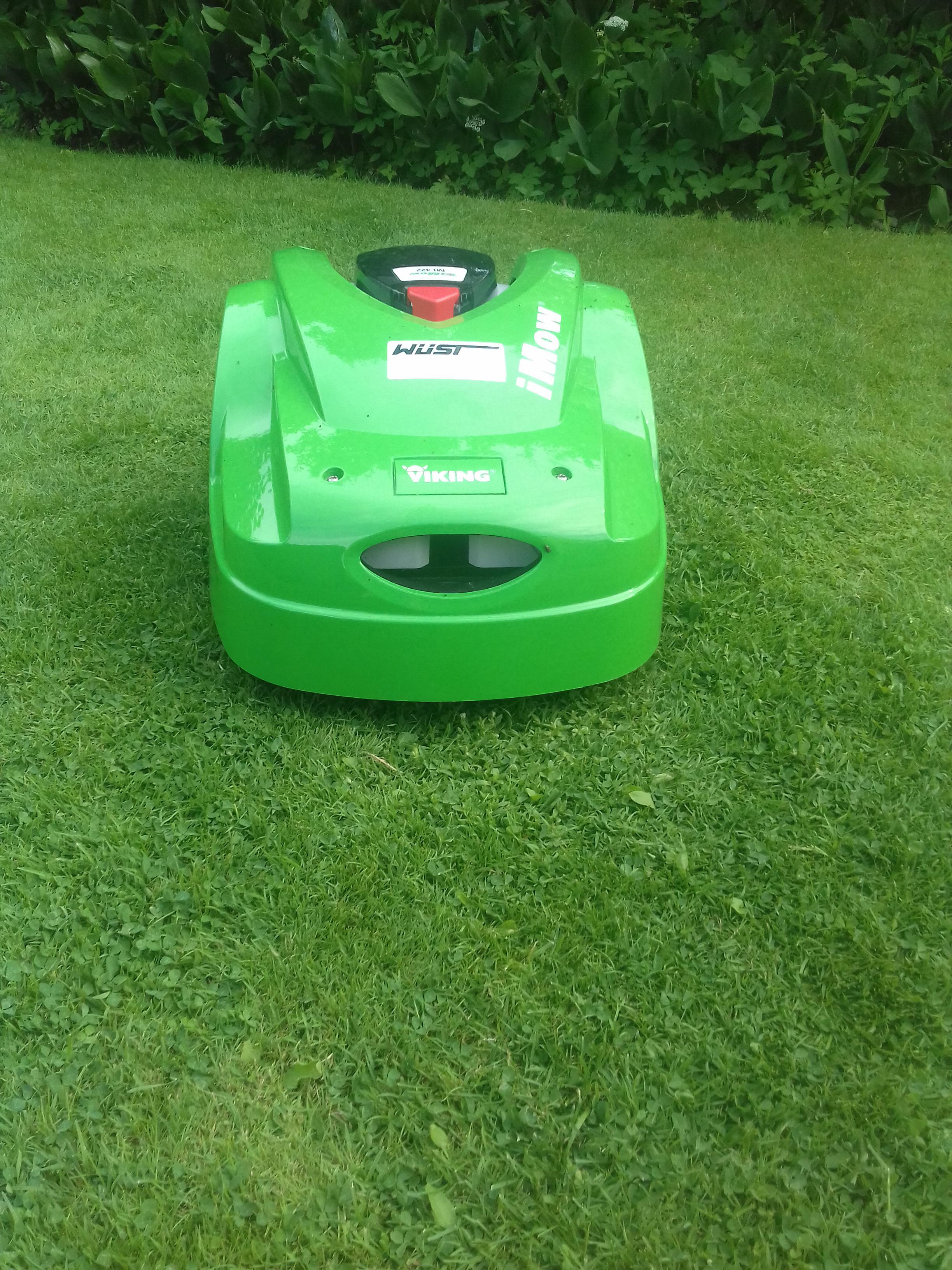 that-must-be-intentional-german-lawn-mower-robot-r-pareidolia