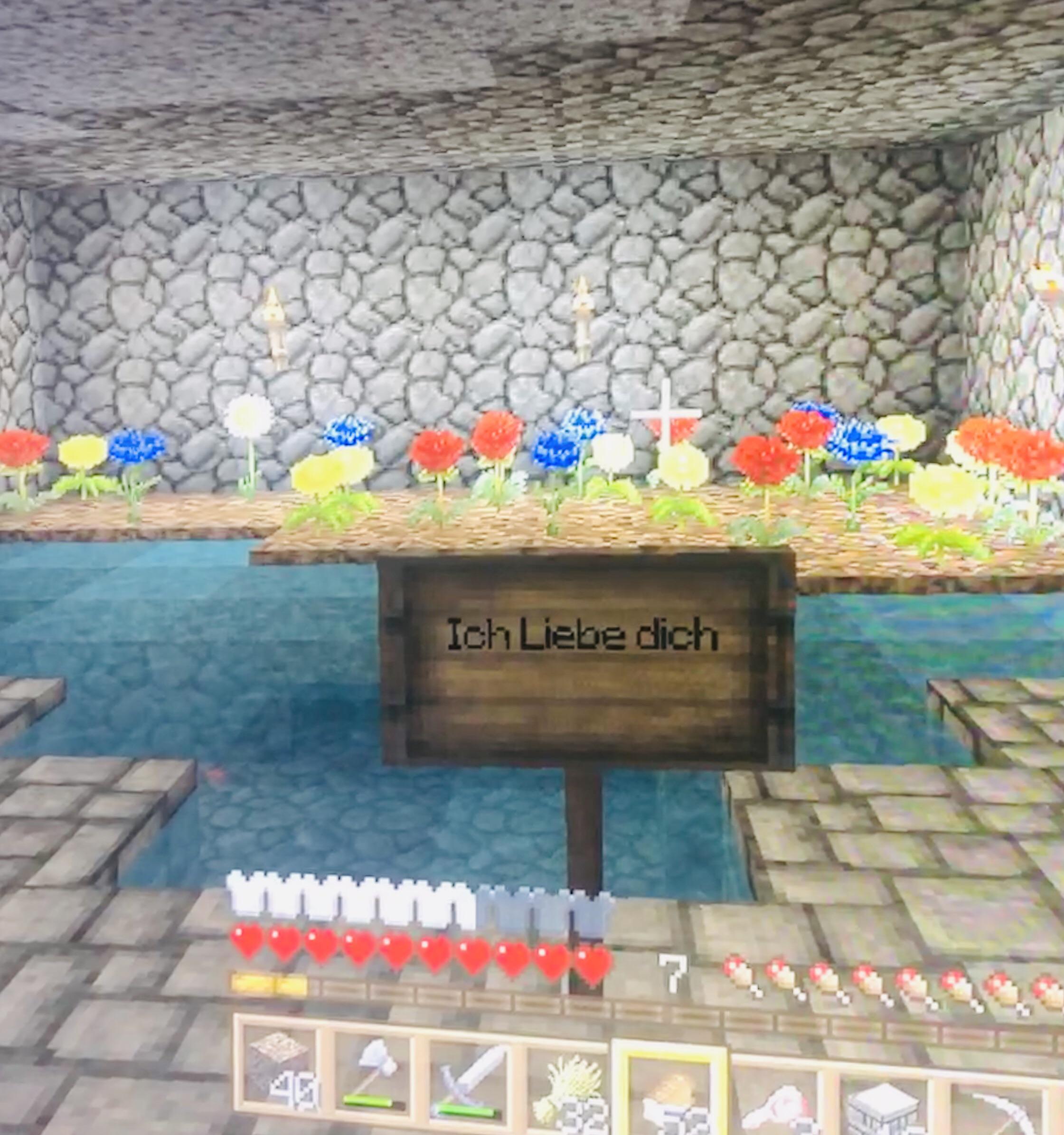 My Bf And I Often Play Minecraft Together When He Played Alone A Few Months Ago He Made Me A Flowerbed And A Sign That Says I Love You I Found It