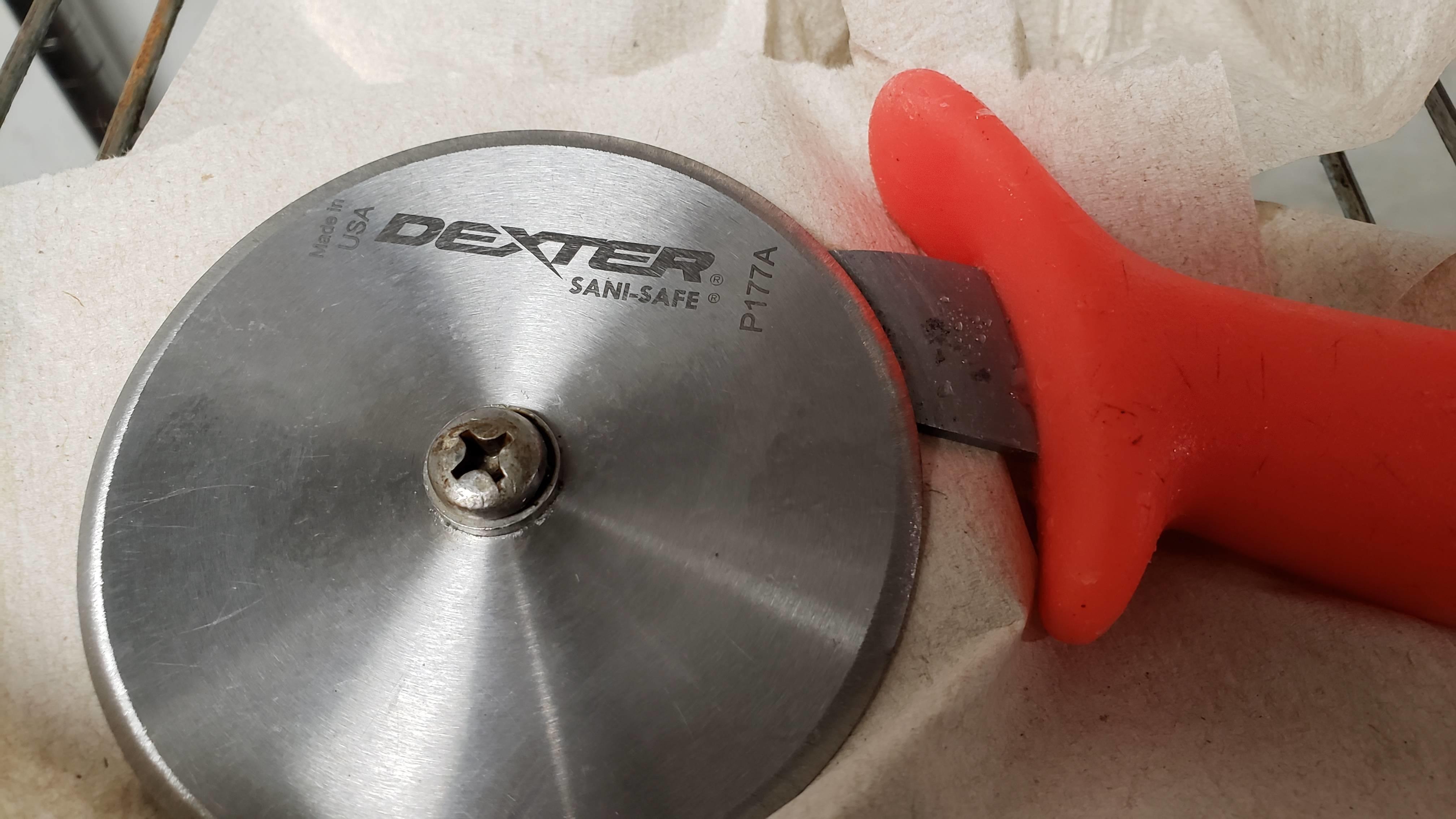 The model number of this pizza cutter looks like the word pizza r