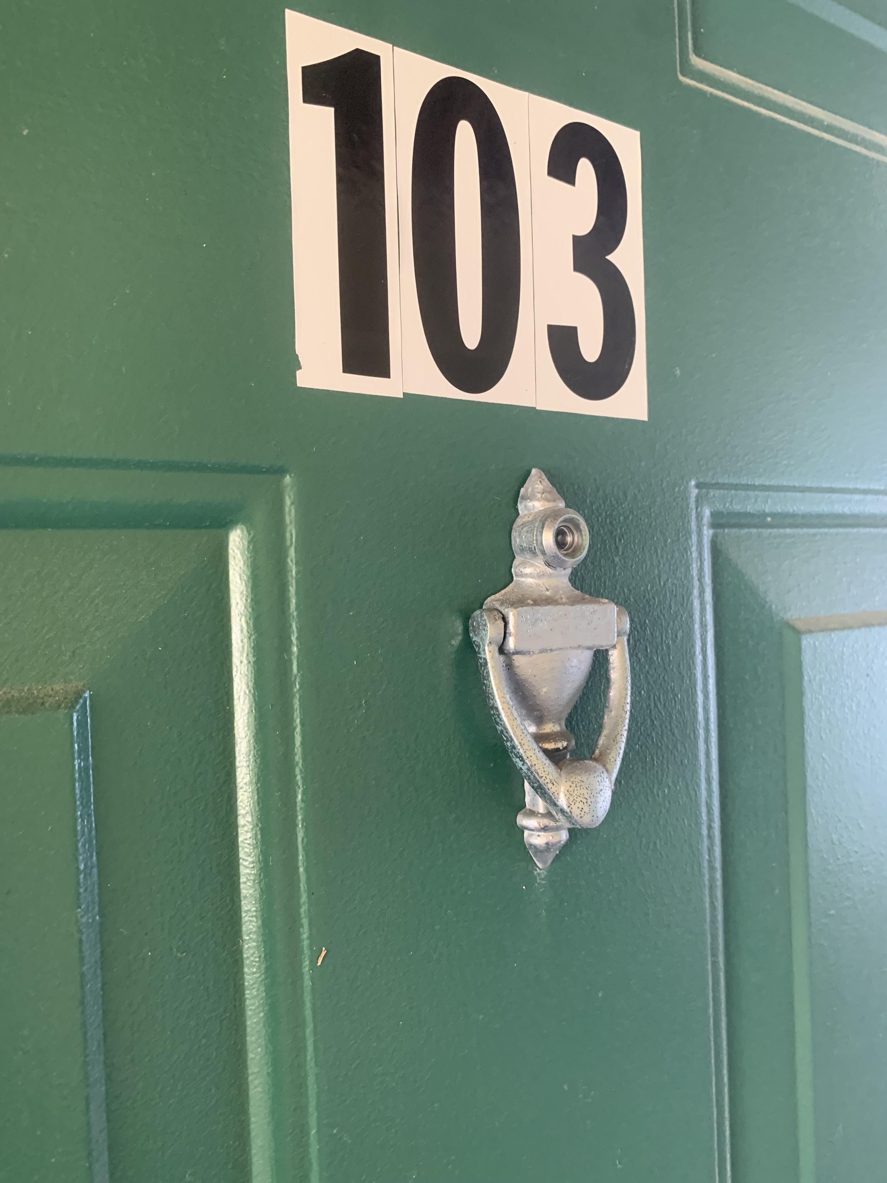 This door knocker at my friends apartment looks like Bender /r/mildlyinteresting Mildly