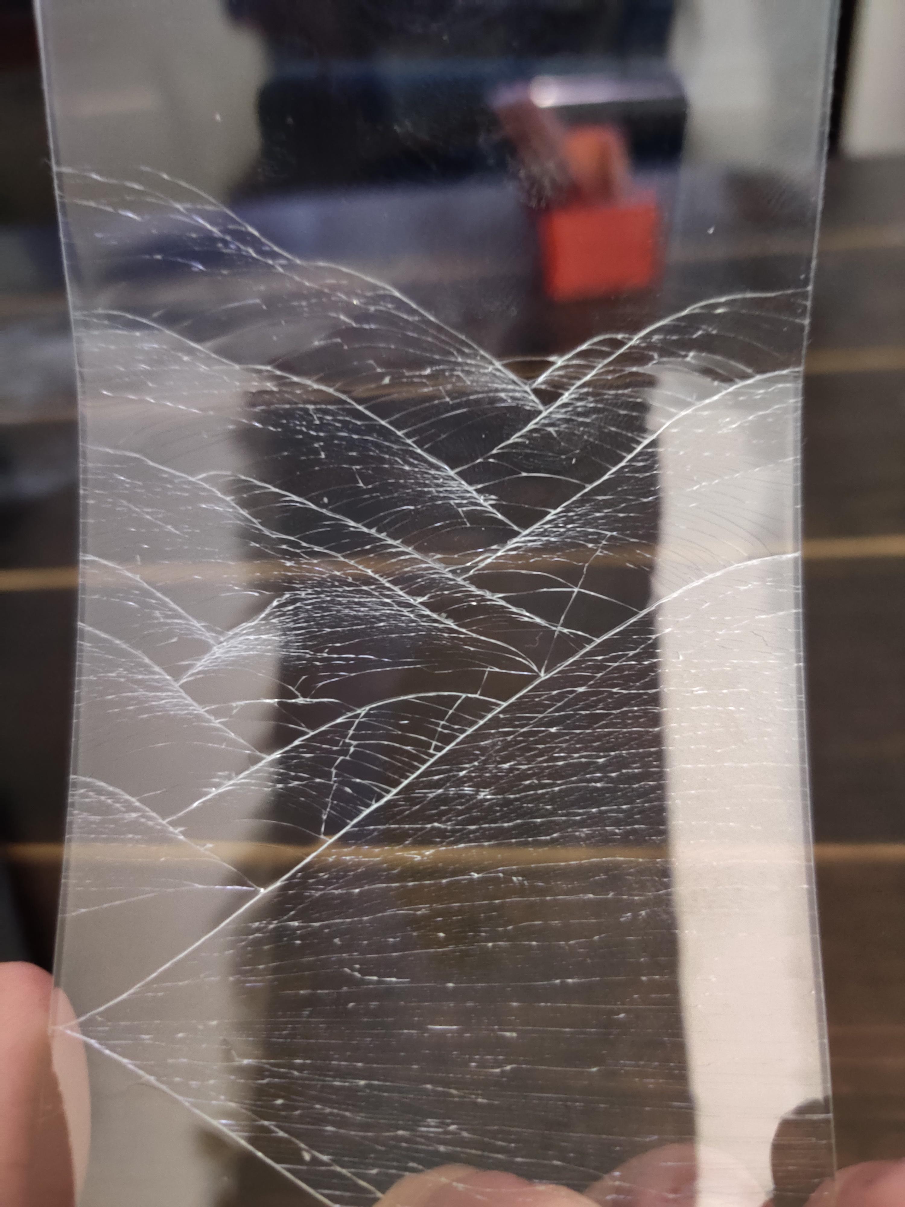 The way my screen protector broke is kinda neat /r/mildlyinteresting