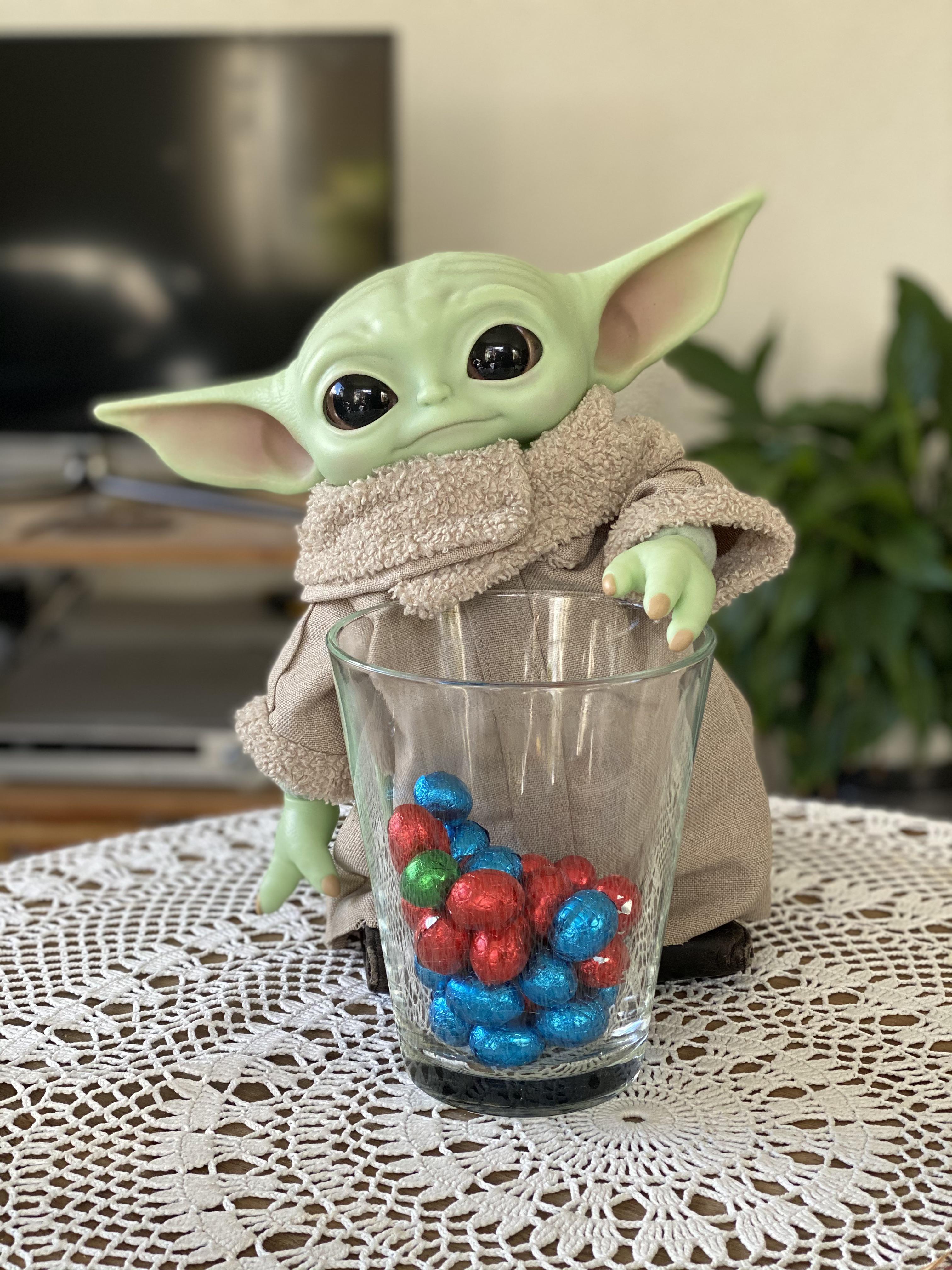 Baby Yoda eating eggs again /r/BabyYoda Baby Yoda / Grogu Know