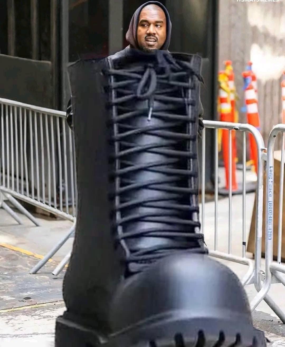 Ye In Da Boot Kanye West s Big Balenciaga Boots Know Your Meme