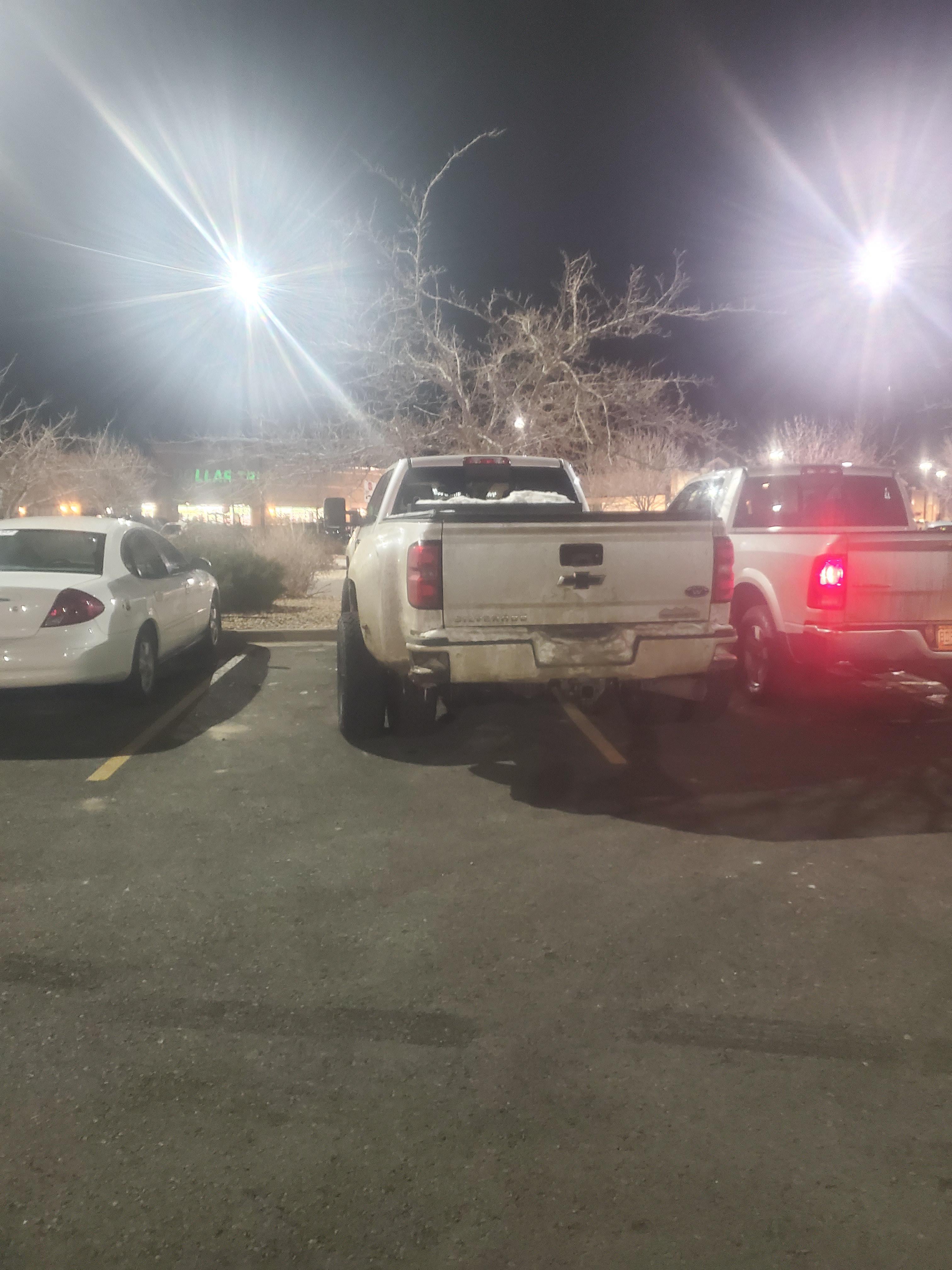 tell me you don't know how to park without telling me you don't know