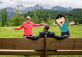 "source":http://www.reddit.com/r/photoshopbattles/comments/390tlb/psbattle_angela_merkel_and_obama_at_the_g7_summit/crzhesn