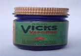 VICK CHEMICAL COMPANY 1½ FL. OZS. VICKS VAPORUB REG TRADE MARKS Vasostimulative Volatilizing Ointment OMPANT REG. U.S. PAT. OFF. AN EXTERNAL TREATMENT FOR CERTAIN FORMS OF LOCAL CONGESTION AND IRRITATION Active Ingredients: menthol, steam
