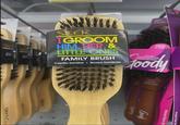 FIRSTLINE SLEEK GROOM HIM, HER, & LITTLE ONES FAMILY BRUSH Cepillo familiar Brosse familiale SMOOTH & SLEEK Pysy Free Pish Le Et Sans Rebelles Joody SLEEK SIECI BOAR MISTLES Polls De S Natural Boar Br Lpery Goody