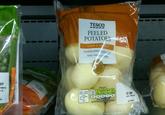 EP KENTA TESCO PEELED POTATOES LIGHT & FL Carefully peeled e perje for mash, roas 2 HNESS QUALITY G 20-30 goulog 07 SEP A42 TE LR