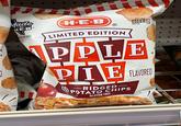 Made -BY- HE-B SAN ANTONIO FLAVORED TRAR TEXT H-E-B (R) LIMITED EDITION Sell By: 09FEB23 09FEB23 08:32 LAR PPLE PIE - RIDGED POTATO CHIPS GLUTEN FREE FLAVORED