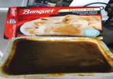 Banquet MADE IN THE USA SINCE 1953 FAMILY SIZE HOMESTYLE GRAVY & SLICED WHITE MEAT TURKEY Banquet SELL BY CEC 14 201 5006-7173 10 05 11:45 115 PER 2 SLICES WITH GRAVY 80 MADE WITH WHITE MEAT TURKEY 7379