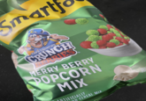 martf CAPN CRUNCHS CRUNCH BERRIES MERRY BERRY POPCORN MIX RTIFICIALLY NO CEREAL MIX Clearly have b to sho
