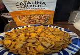CATALINA -CRUNCH PROTEIN SNACK MIX Contains Sig of fat cer serving See nutrition information 10g for som PROTEIN Cheddar GOOD SOURCE OF FIBER 1g SUGAR FER SERVING Drug Active Uses a Warnings NET WT.525 02 (1480 Directions t Other Informat Inactive