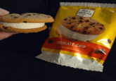 stle TOLL HOUSE CHOCOLATE CHIP COOKIE SANDWICH