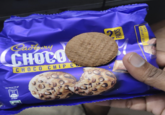 Per Serve (16 g) Calories 77 4% of RDA Cadbury CHOCO СНОСО СHІРСЬ Cad PACKS CHOC-LAYERED CAKE