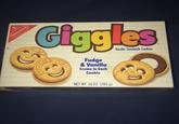 NABISCO Giggles Fudge & Vanilla Creme In Each Cookie Vanilla Sandwich Cookies NET WT. 10 OZ. (283 g)