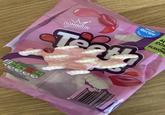 DOMINION New Recipe NEW LOOK Teet AR CO FLAVOUR Amounts per 30g serving energy 428kJ 101kcal fat saturates sugars salt 0.1g Og 13.5g 0.01g 50% <1% <1% 15% <1% of an adult's Reference Intake es per 100g: Energy 1425kJ/335kcal