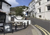 8.201 THE UNICORN MASSIVE HILL NICE PINT TO L