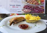 ⚫ Légumes frais ⚫ Sauce légère maison EF maison SPARE RIBS 30 CHF ⚫ Ribs de porc au four .Pommes frites ⚫ Sauce barbecue