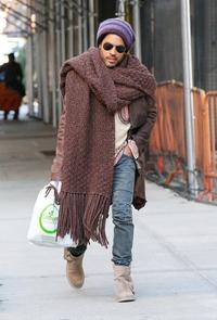 Lenny Kravitz scarf fashion headgear