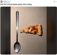 r/funny 1 yr. ago Teamboeing 737 Got the school pizza party slice today קו